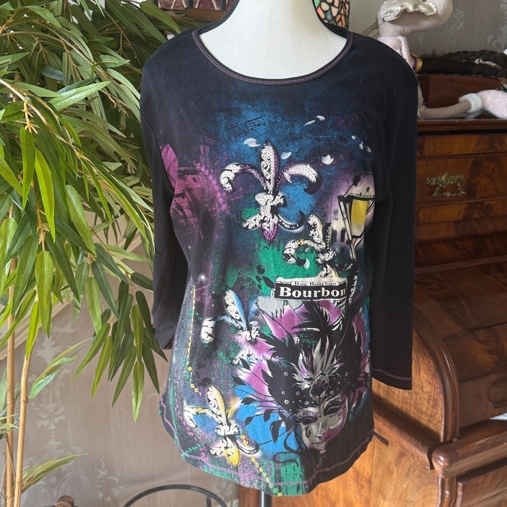 BLUE CANYON ladies New Orleans, crewneck, long sleeve tee. BOURBON. Street NOLA. - Picture 2 of 12